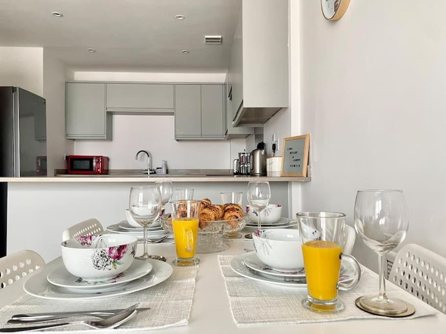 Apartment Centre *